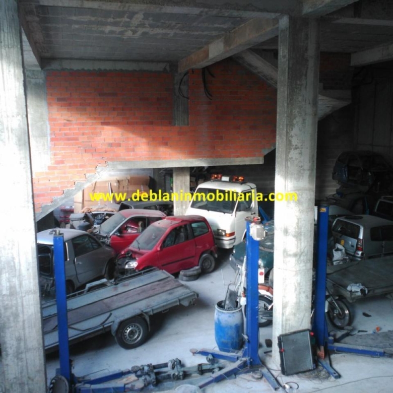 SE ALQUILA NAVE DE 300 M2