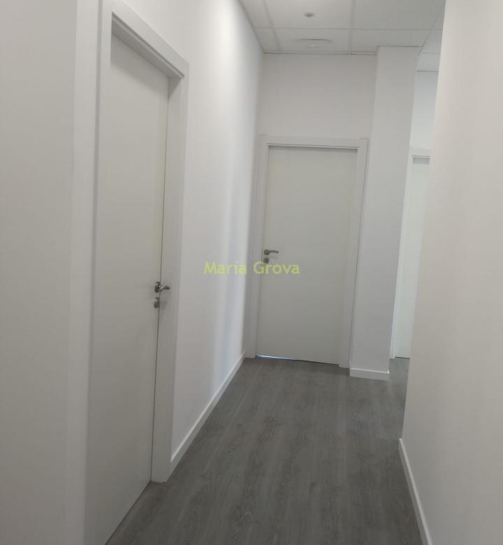 Oficina en Mos