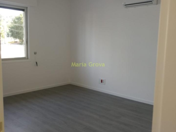 Oficina en Mos
