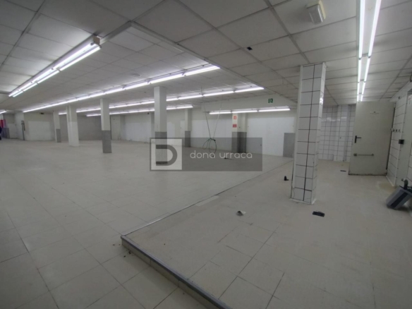 ALQUILER LOCAL COMERCIAL PASEO CORREDERA TUI