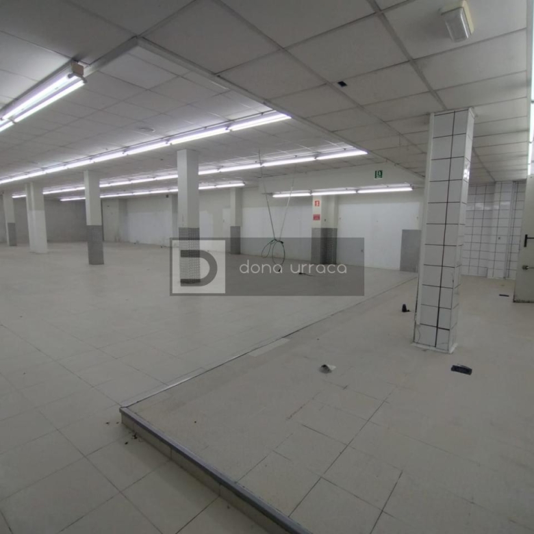 ALQUILER LOCAL COMERCIAL PASEO CORREDERA TUI