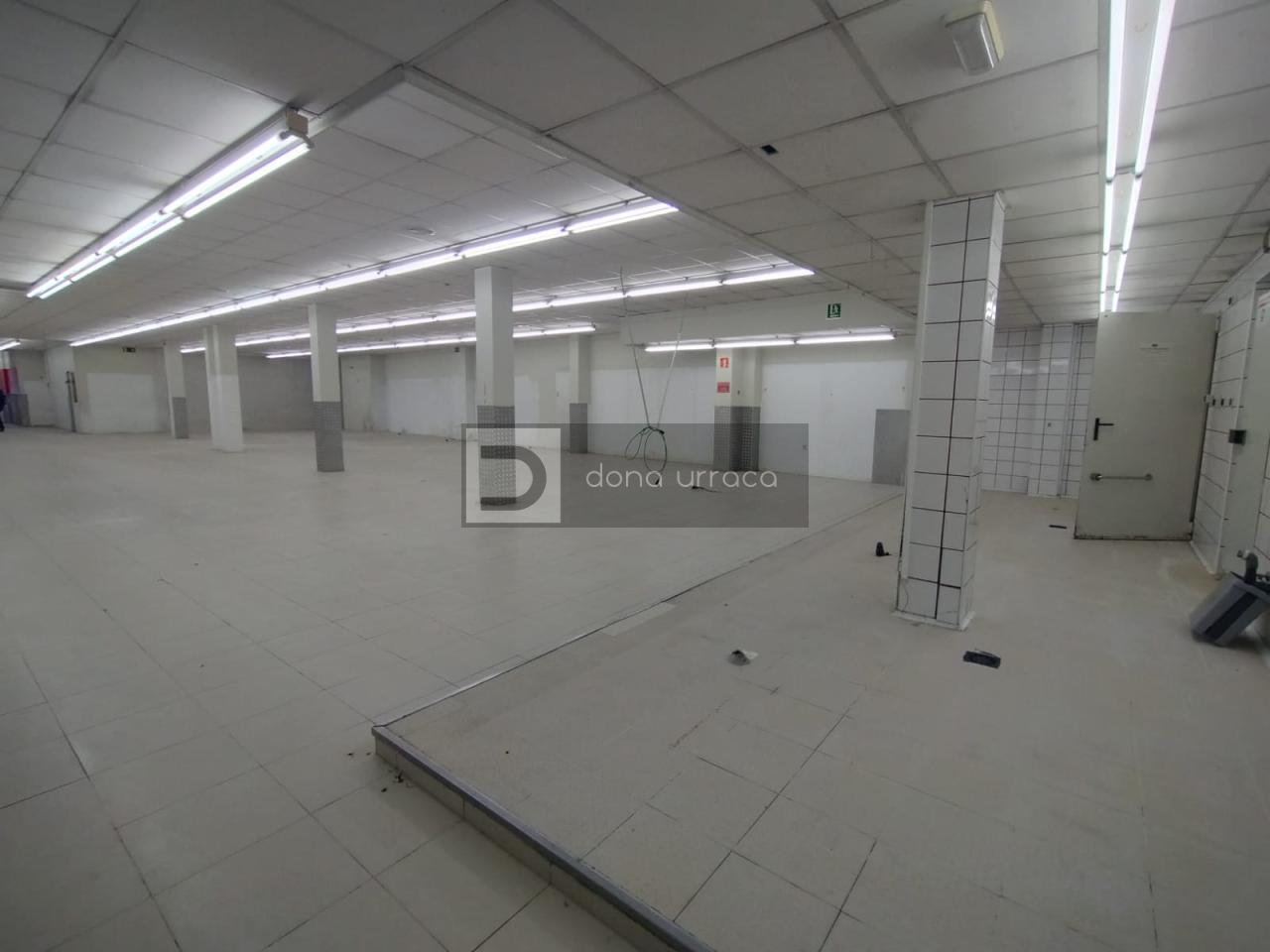 ALQUILER LOCAL COMERCIAL PASEO CORREDERA TUI