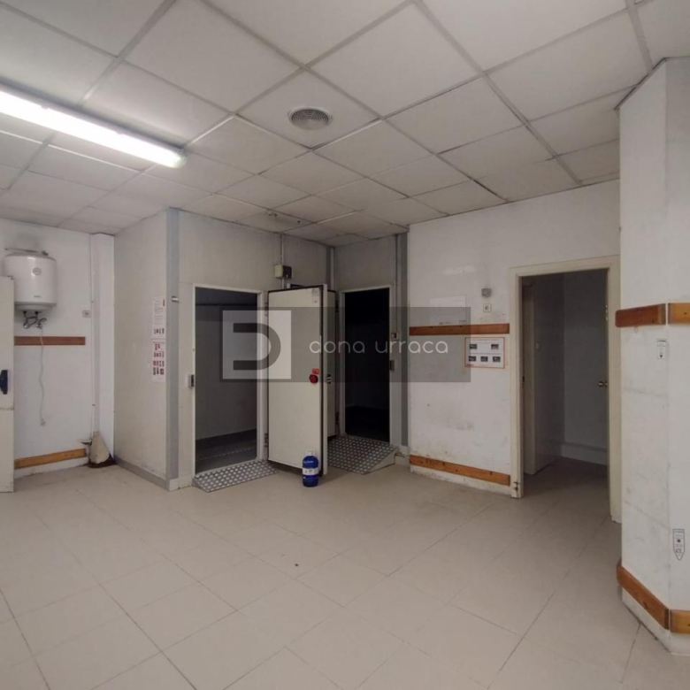 ALQUILER LOCAL COMERCIAL PASEO CORREDERA TUI
