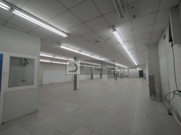 ALQUILER LOCAL COMERCIAL PASEO CORREDERA TUI