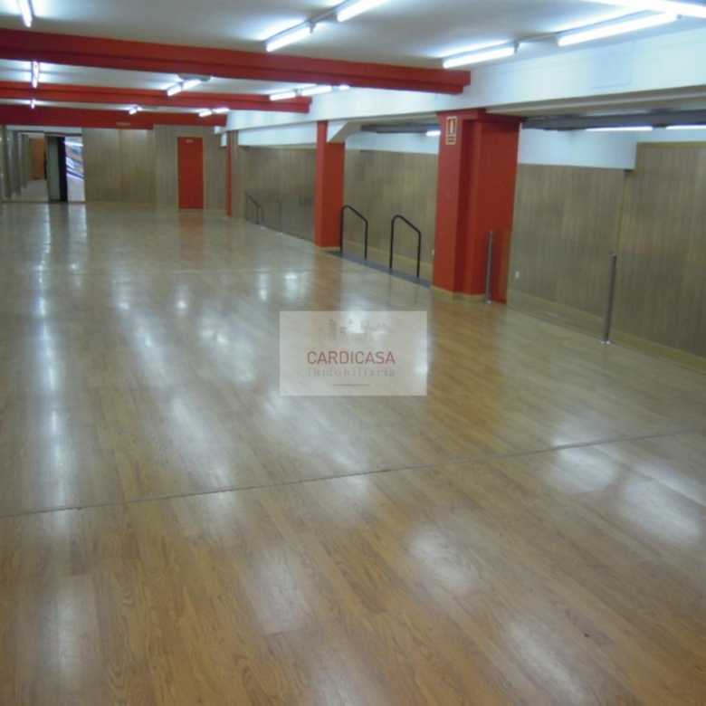 Local comercial en alquiler en Zona Praza España-Casablanca
