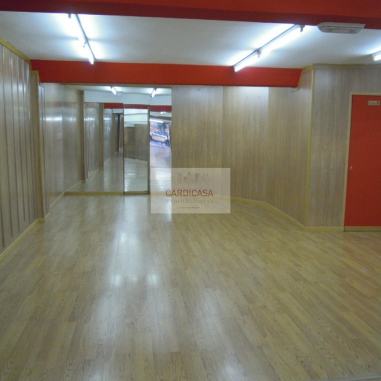 Local comercial en alquiler en Zona Praza España-Casablanca
