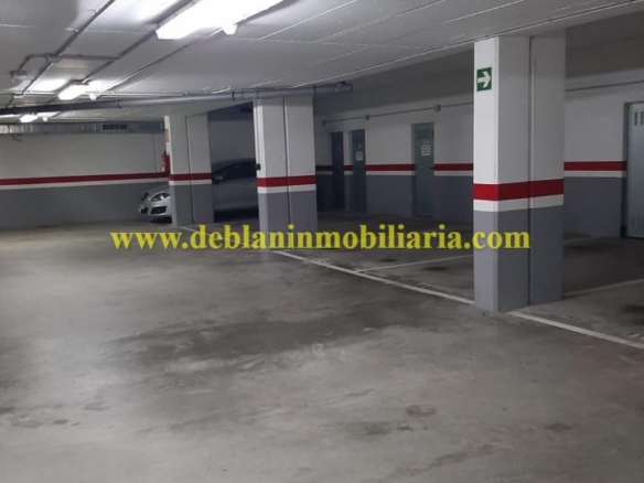 PLAZA DE GARAJE CON TRASTERO