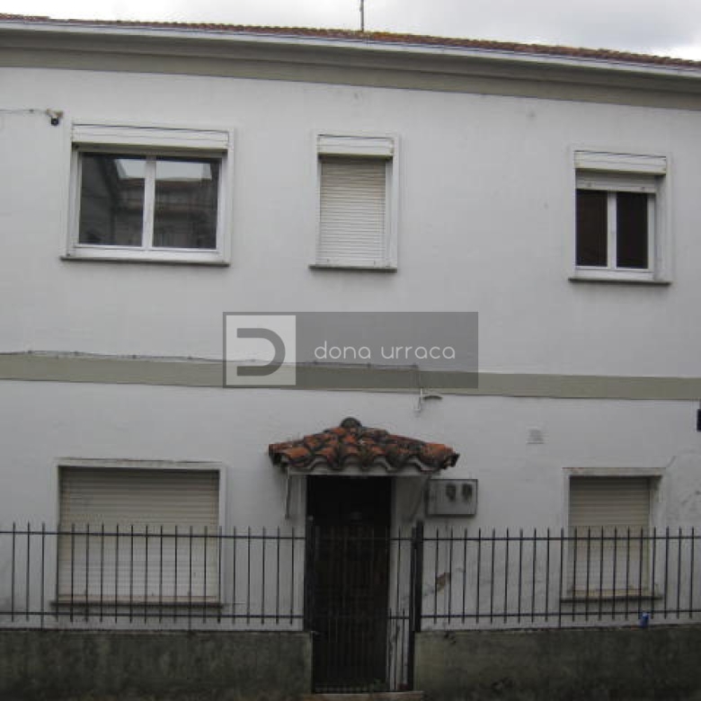 INCREIBLE  CASA CON PARCELA