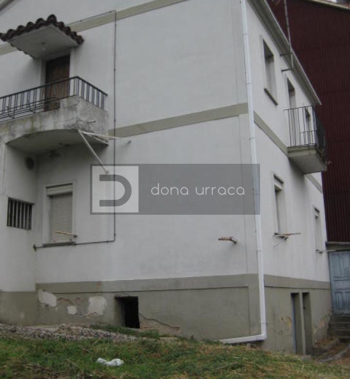 INCREIBLE  CASA CON PARCELA