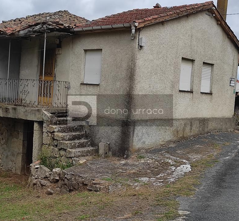 CASA RUSTICA CON PATIO