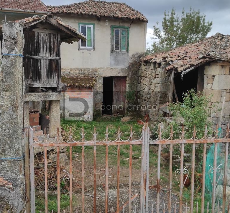 CASA RUSTICA CON PATIO