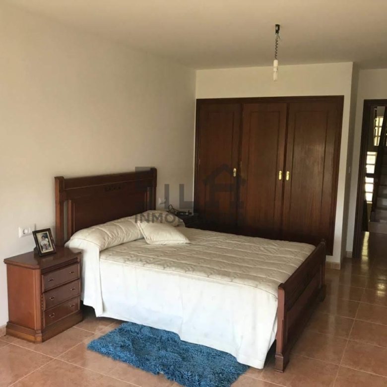 SE VENDE CASA EN CASTADÓN