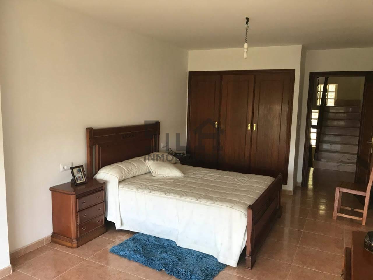 SE VENDE CASA EN CASTADÓN