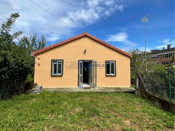 Casa dentro de la ciudad de Ourense con terreno de 650 metros cuadrados