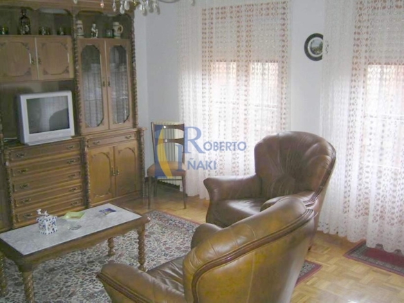 VENTA PISO SEMIAMUEBLADO