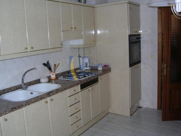 VENTA PISO SEMIAMUEBLADO