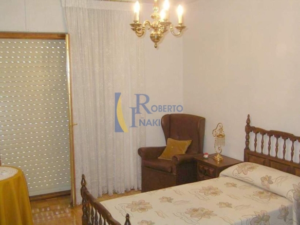 VENTA PISO SEMIAMUEBLADO