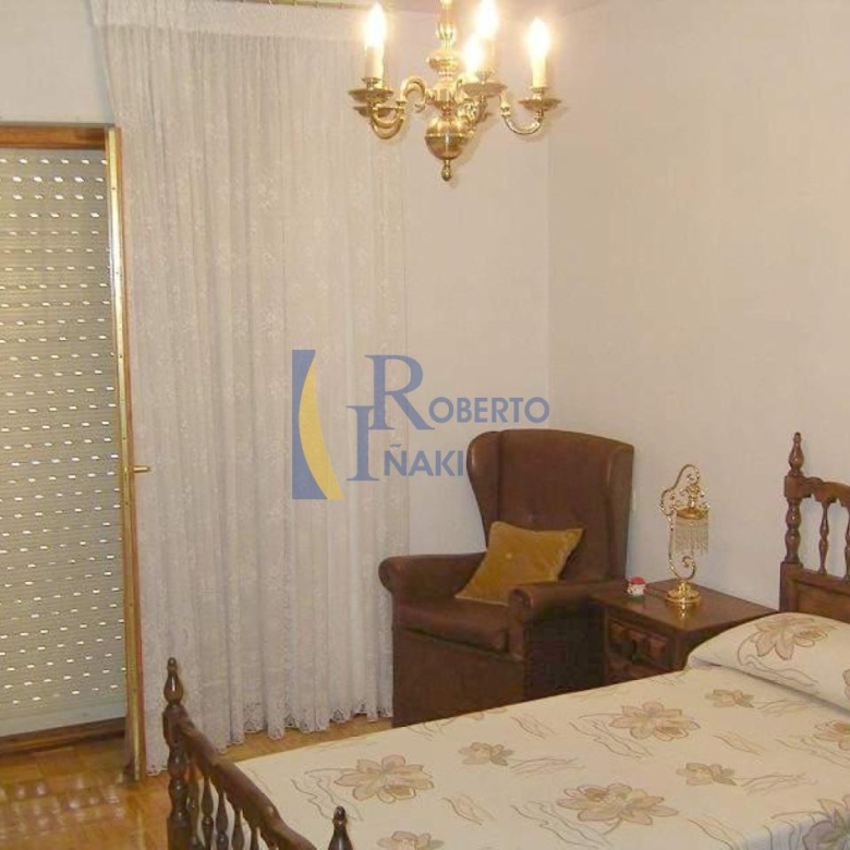 VENTA PISO SEMIAMUEBLADO