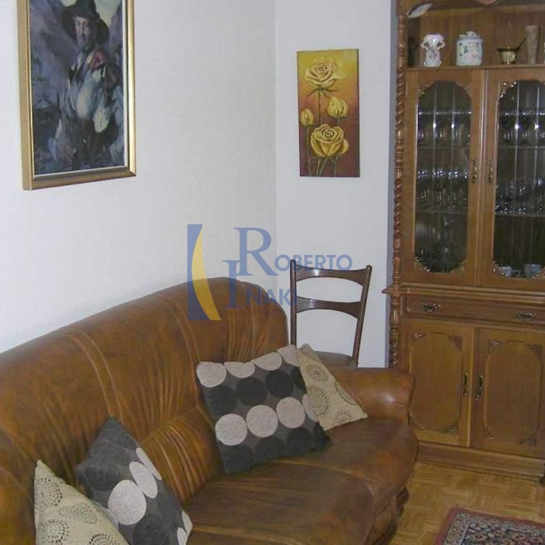 VENTA PISO SEMIAMUEBLADO