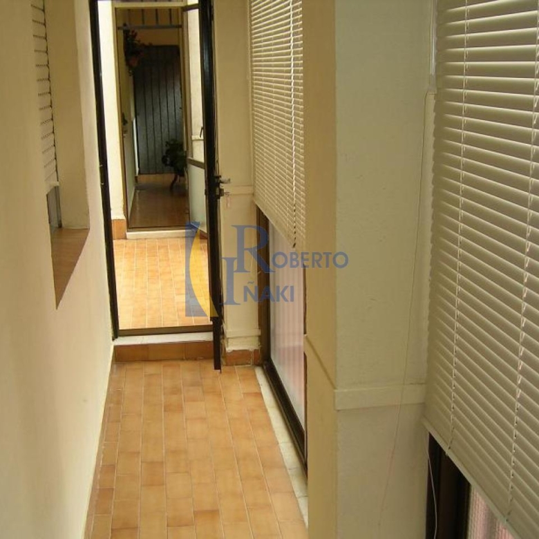 VENTA PISO SEMIAMUEBLADO
