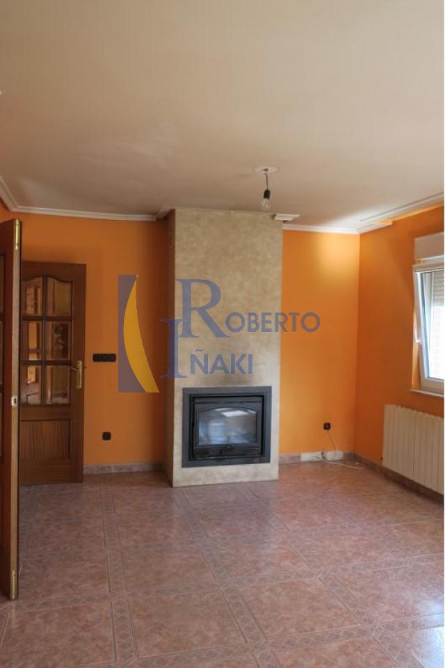 167119101700031707_166915041785 VILLAORNATE CASA DE DOS PLANTAS CON PATIO
