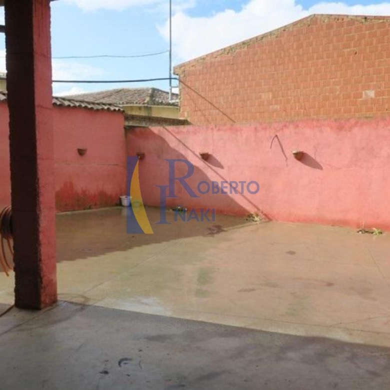 VILLAORNATE CASA DE DOS PLANTAS CON PATIO