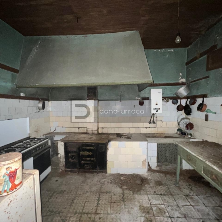 INCREIBLE CASA PARA REFORMAR