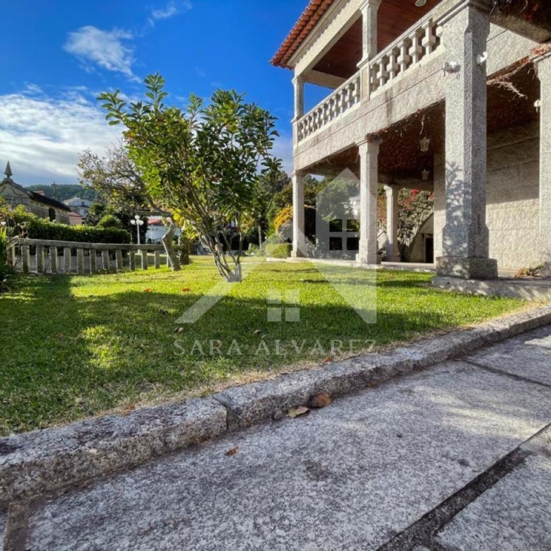 ESPECTACULAR CHALET DE PIEDRA CON VISTAS A LA RIA DE VIGO EN CANGAS