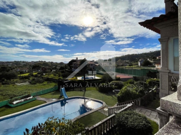 ESPECTACULAR CHALET DE PIEDRA CON VISTAS A LA RIA DE VIGO EN CANGAS