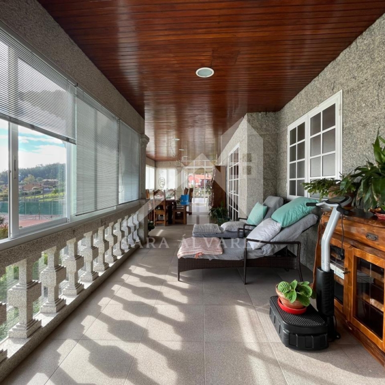 ESPECTACULAR CHALET DE PIEDRA CON VISTAS A LA RIA DE VIGO EN CANGAS