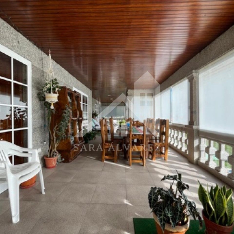 ESPECTACULAR CHALET DE PIEDRA CON VISTAS A LA RIA DE VIGO EN CANGAS