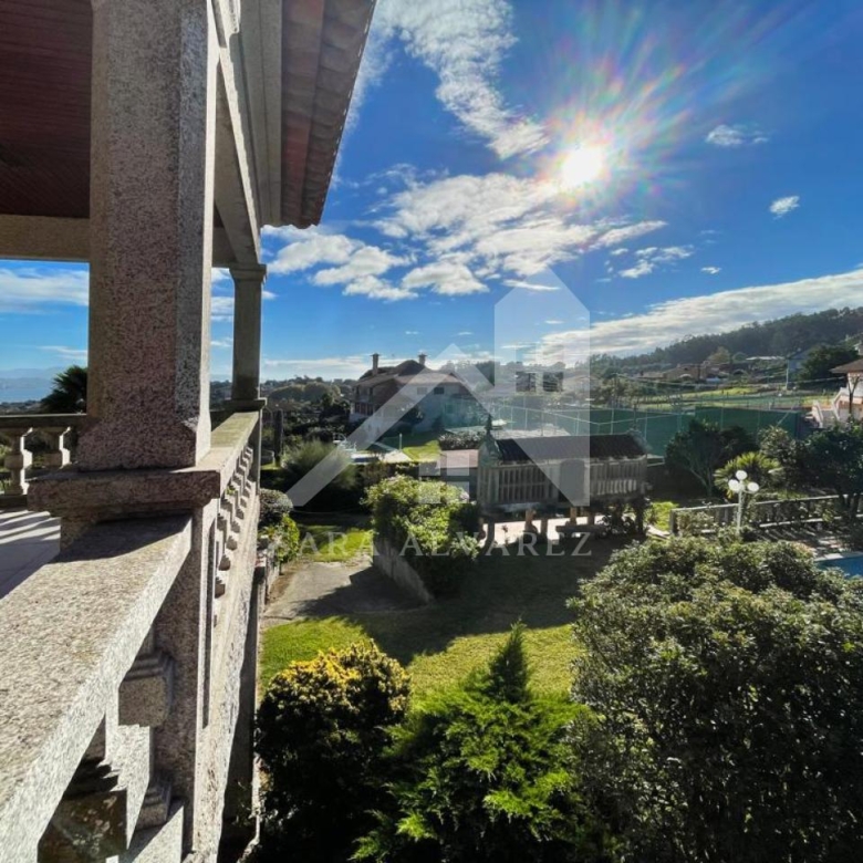 ESPECTACULAR CHALET DE PIEDRA CON VISTAS A LA RIA DE VIGO EN CANGAS