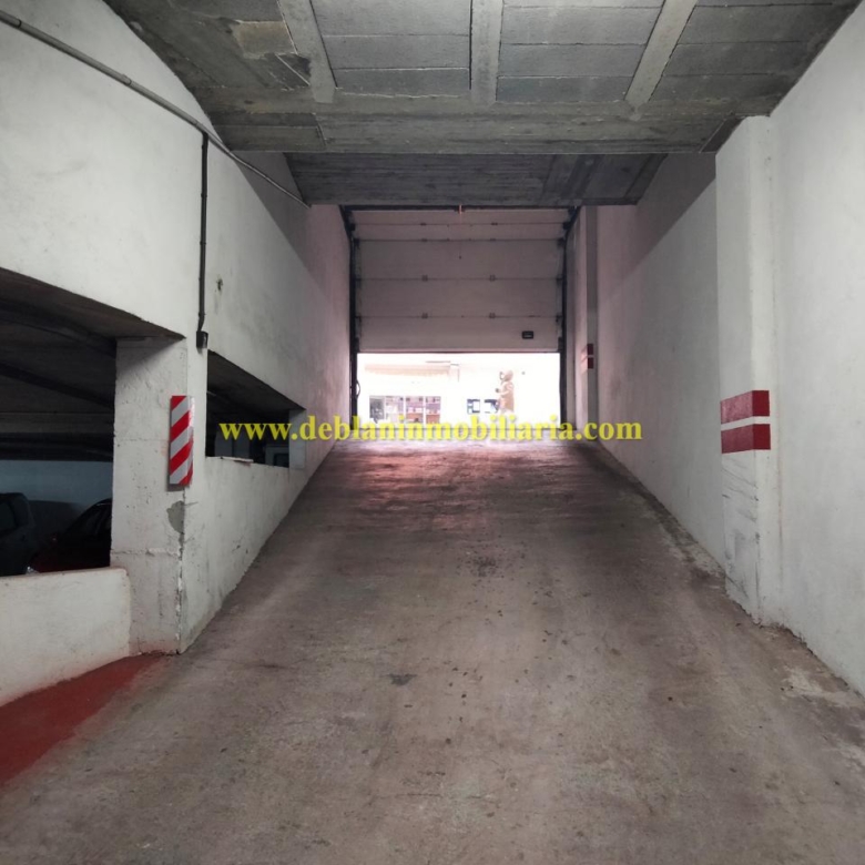 SE VENDE PLAZA DE GARAJE EN EL CENTRO DE TOMIÑO