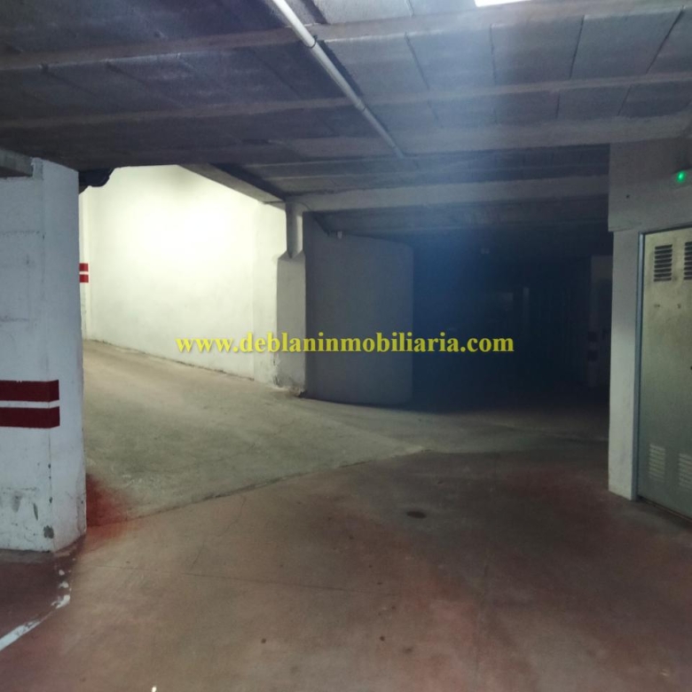 SE VENDE PLAZA DE GARAJE EN EL CENTRO DE TOMIÑO