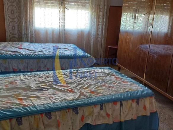CASA CENTRICA CON LOCAL COMERCIAL
