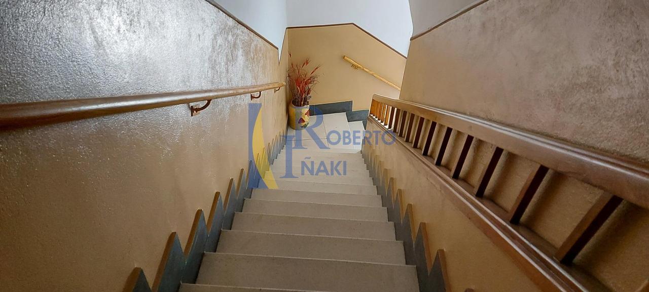 168440787613500031682_166915127285 CASA CENTRICA CON LOCAL COMERCIAL