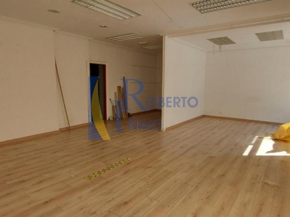 CASA CENTRICA CON LOCAL COMERCIAL
