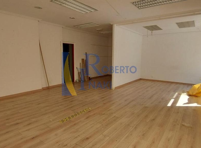 CASA CENTRICA CON LOCAL COMERCIAL