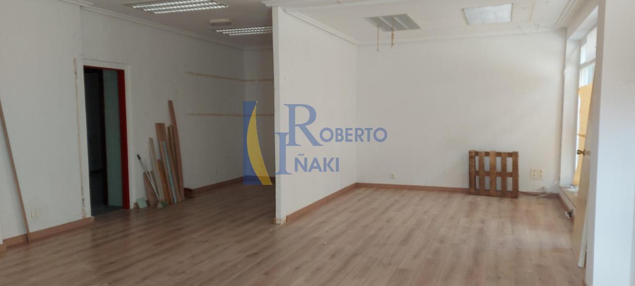 168440787804600031682_166915126464 CASA CENTRICA CON LOCAL COMERCIAL