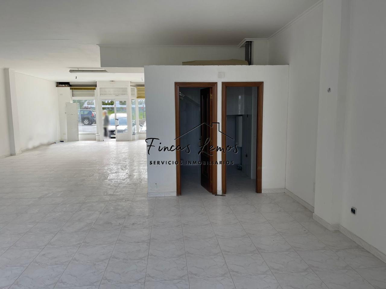 Local Comercial de 122 m2 en Vimianzo