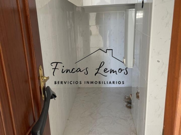 Local Comercial de 122 m2 en Vimianzo