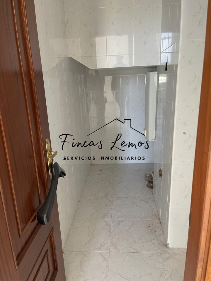 Local Comercial de 122 m2 en Vimianzo