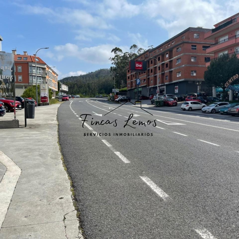 Local Comercial de 122 m2 en Vimianzo
