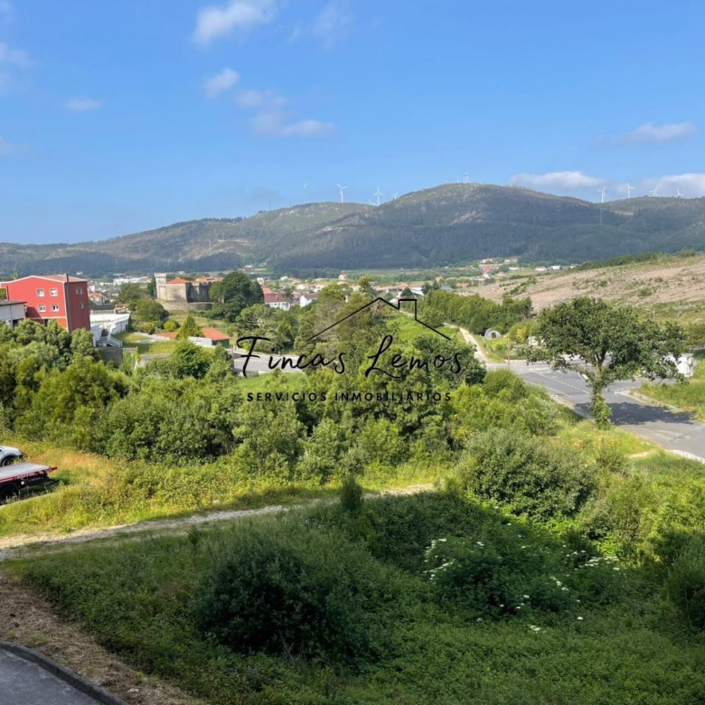 Local Comercial de 122 m2 en Vimianzo