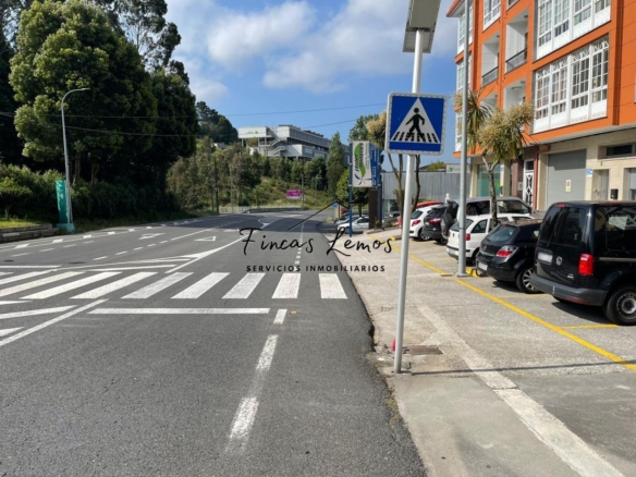 Local Comercial de 122 m2 en Vimianzo
