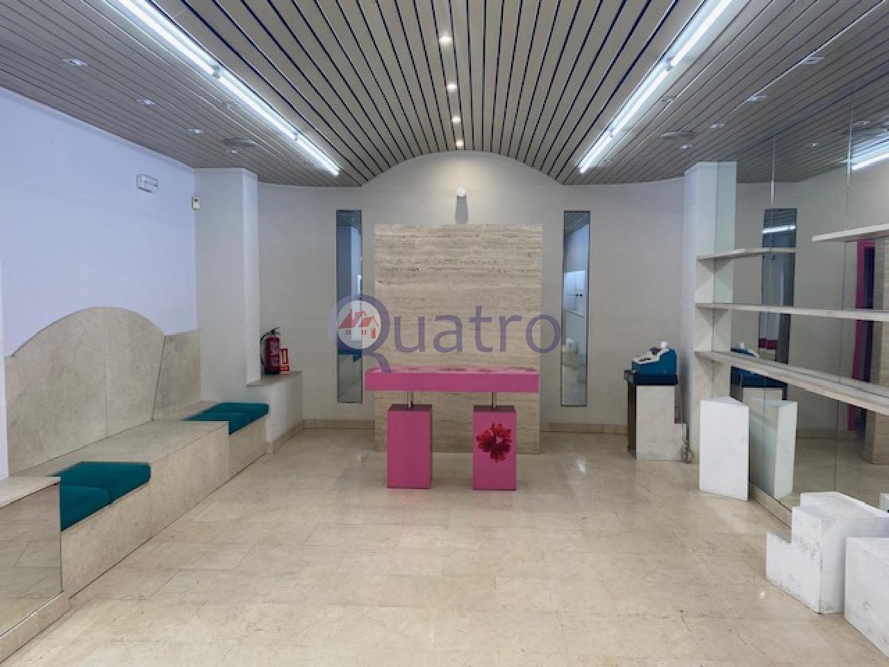 168502808834600023713_168502781493 Se alquila local comercial al lado de la Plaza Mayor