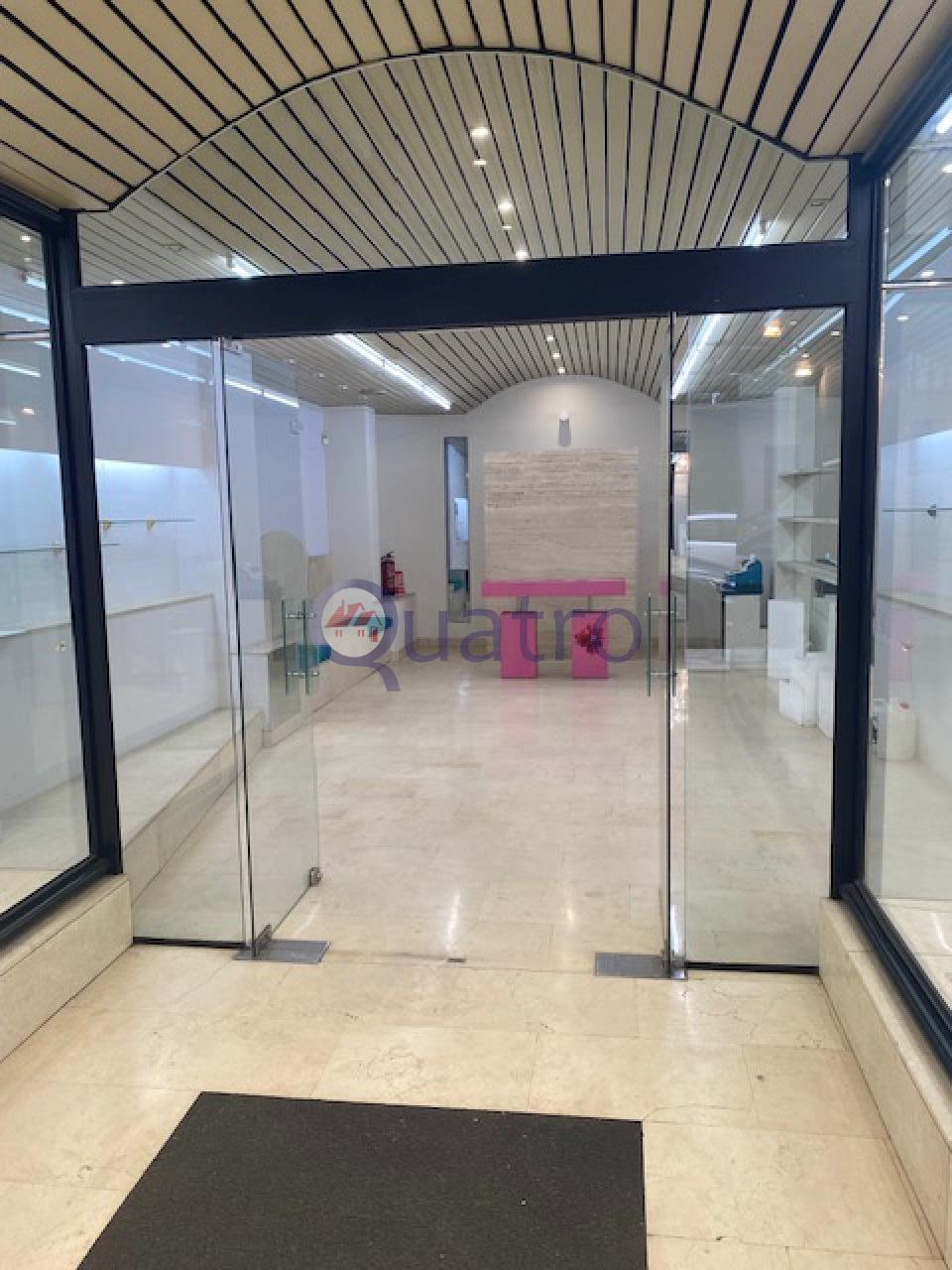 168502809190100023713_168502781609 Se alquila local comercial al lado de la Plaza Mayor