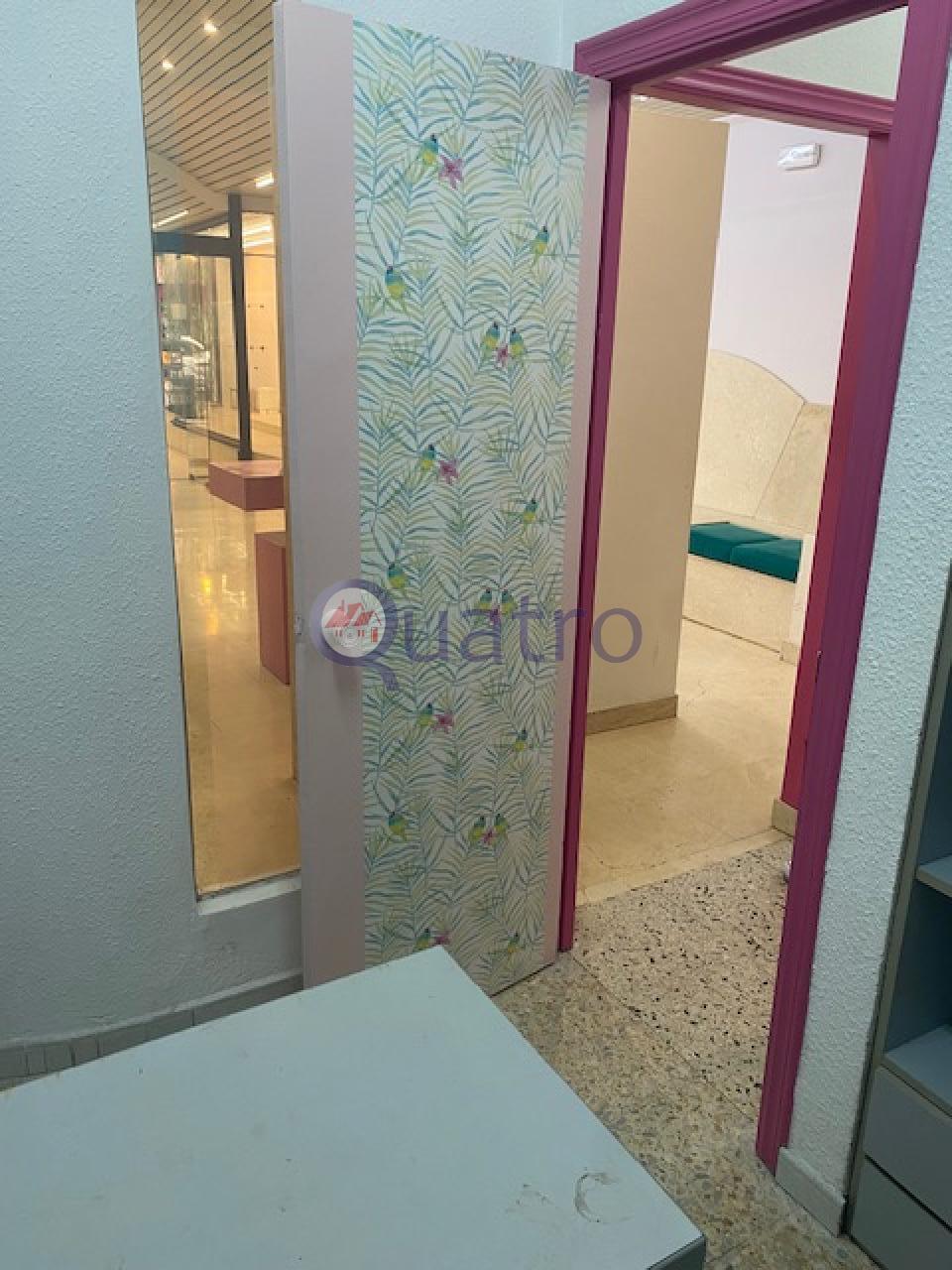 168502809679600023713_168502782178 Se alquila local comercial al lado de la Plaza Mayor