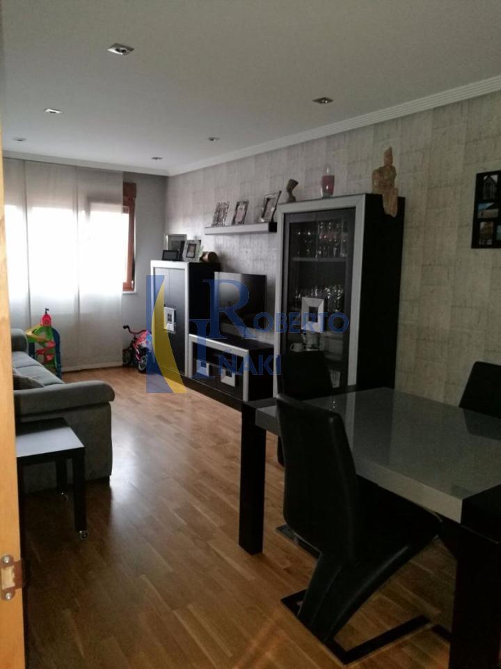168615378177800139306_166914995129 VENTA PISO SEMINUEVO. ALGUNOS MUEBLES