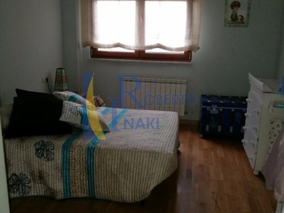 VENTA PISO SEMINUEVO. ALGUNOS MUEBLES
